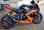 GSXR _1000_05_06_ROND_COURT_CARBONE_03.jpg