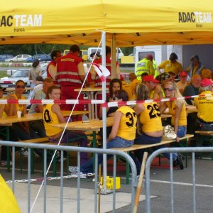 Die Gridgirls mal angezogen. Hatte leider keine Zeit sie mal 'in Uniform' zu fotografieren ;))