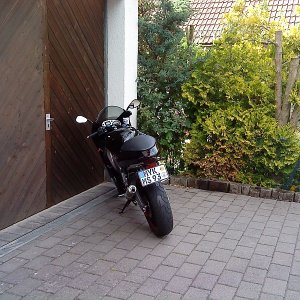 Ja für ne 125er schon ein dicker Hinterreifen ;-)