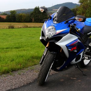 GSX R 1000 K7   01