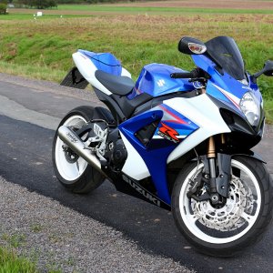 GSX R 1000 K7   04