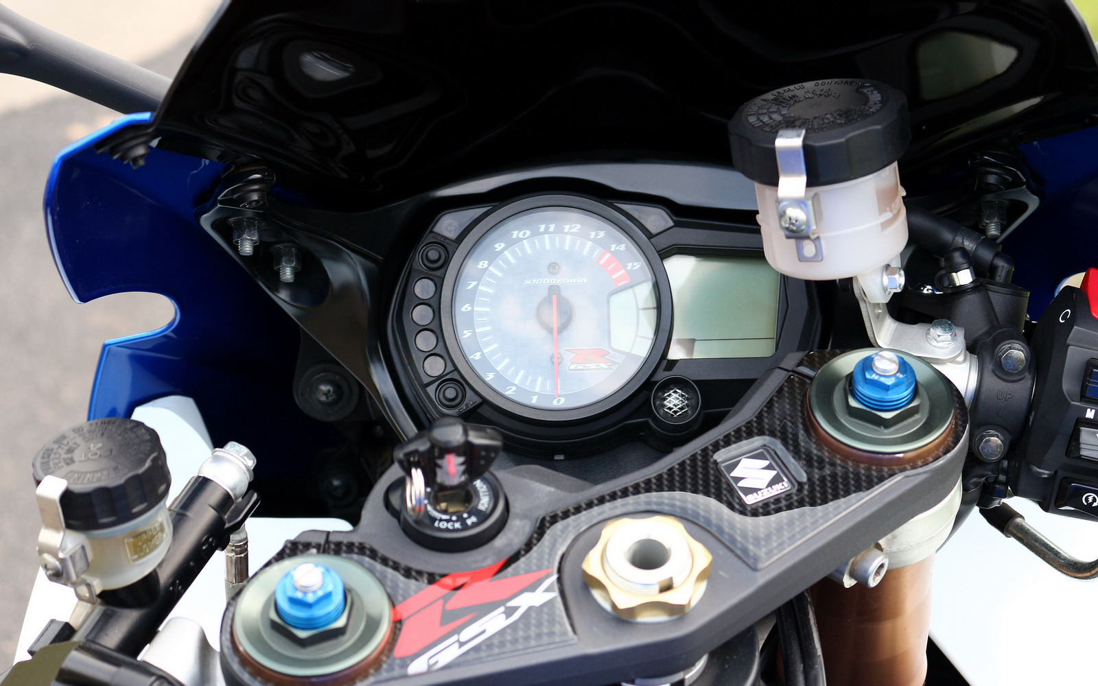 GSX R 1000 K7   15