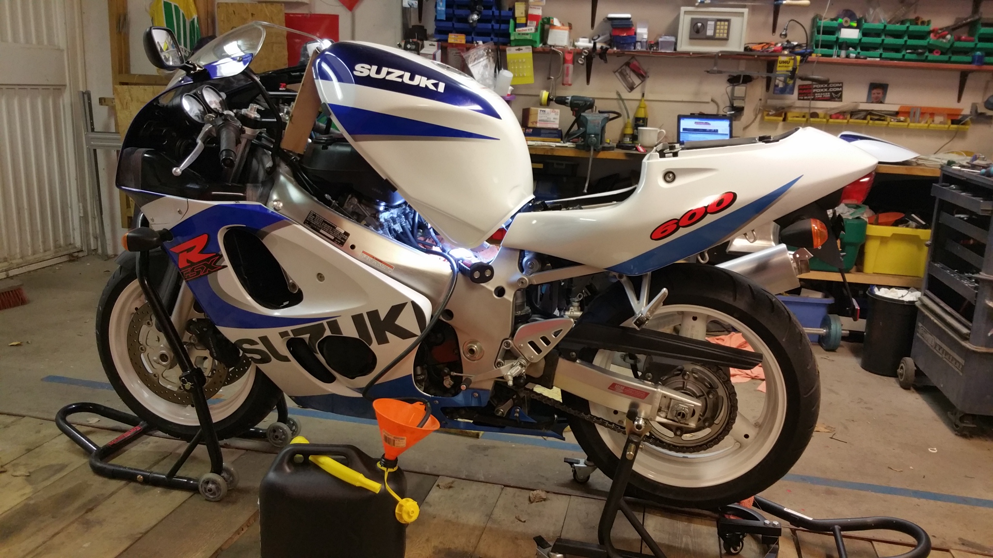 GSXR 600 SRAD Bild (16)