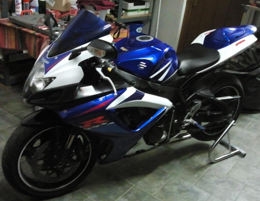 GSXR 750 K7