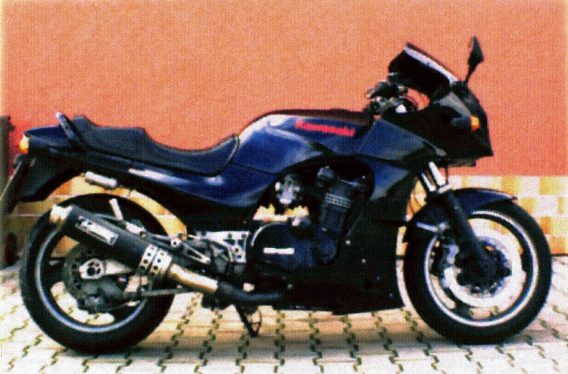 Kawasaki GPZ 900 R