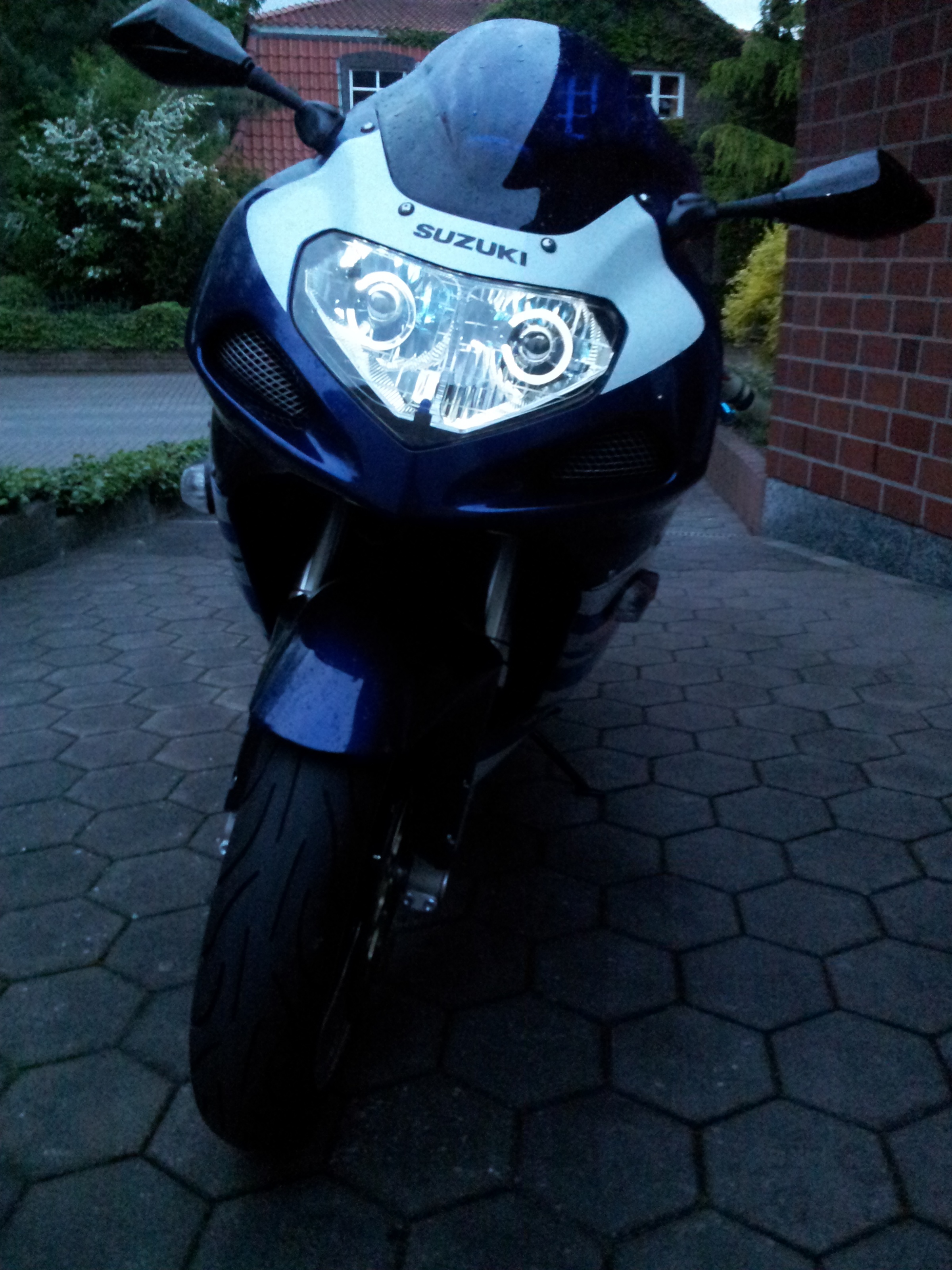 Suzuki GSXR750 (11)