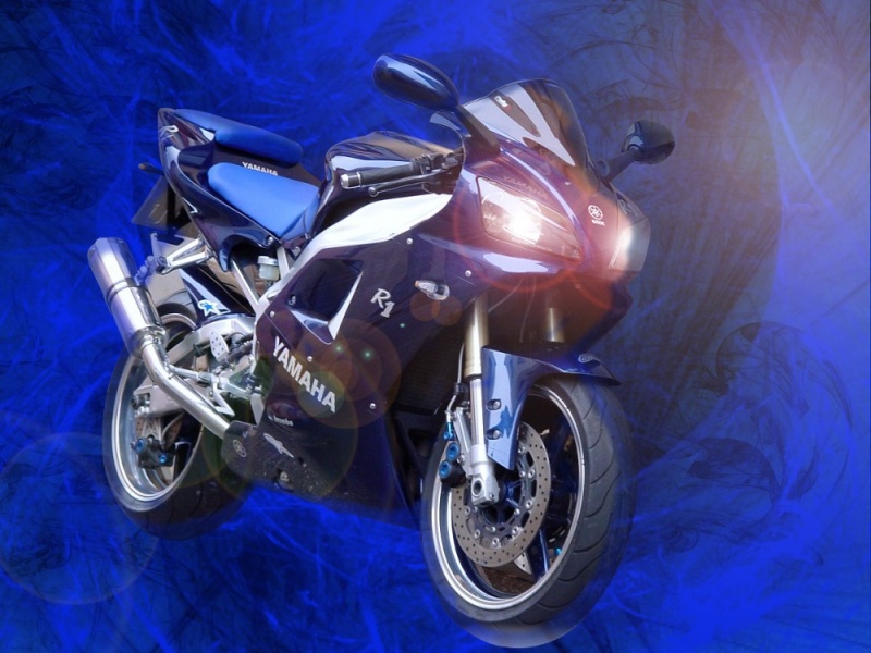 Yamaha R1